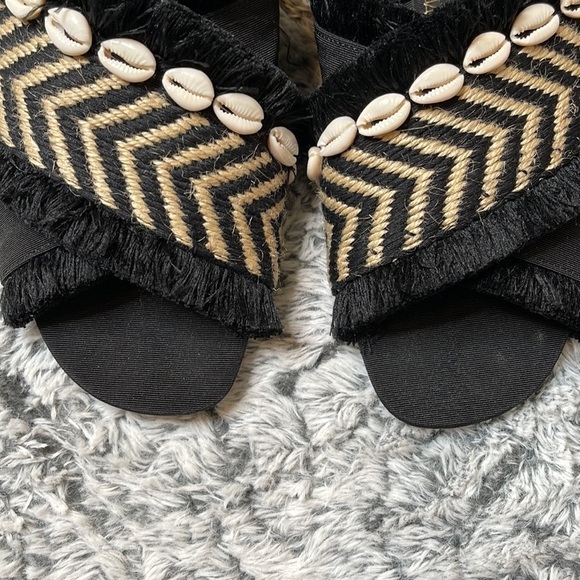Zara Frayed Seashell Slides size 38 US 7.5 - Picture 5 of 9